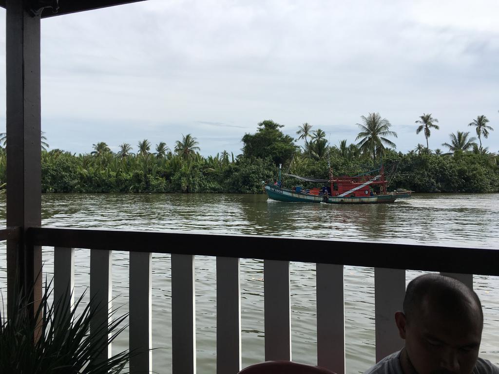 Maena Water Chalets Tumpat Exterior photo