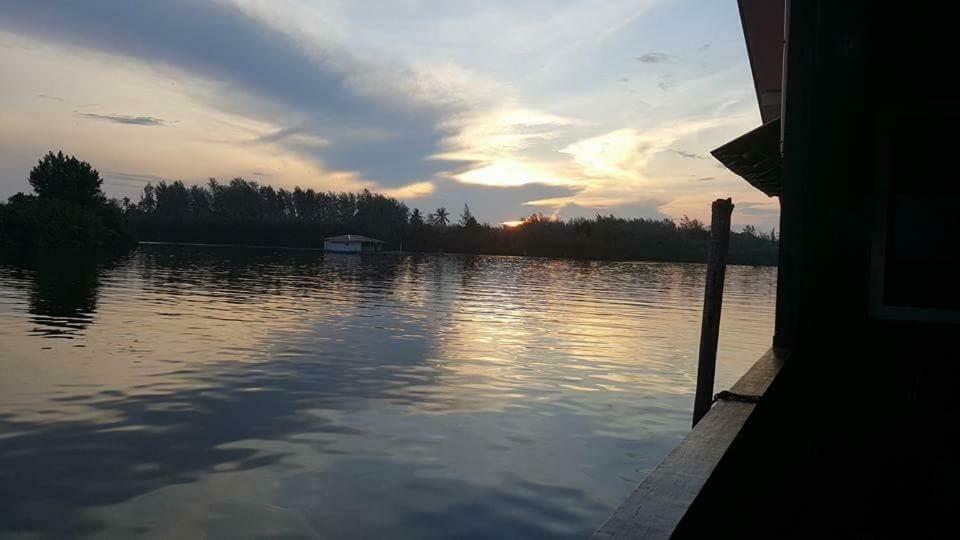 Maena Water Chalets Tumpat Exterior photo